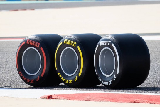 Circuit atmosphere - Pirelli show tyres.
26.11.2020. Formula 1 World Championship, Rd 15, Bahrain Grand Prix, Sakhir, Bahrain, Preparation Day.
- www.xpbimages.com, EMail: requests@xpbimages.com © Copyright: Bearne / XPB Images