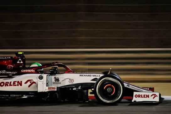 Antonio Giovinazzi (ITA) Alfa Romeo Racing C39.
27.11.2020. Formula 1 World Championship, Rd 15, Bahrain Grand Prix, Sakhir, Bahrain, Practice Day
- www.xpbimages.com, EMail: requests@xpbimages.com &copy; Copyright: Batchelor / XPB Images