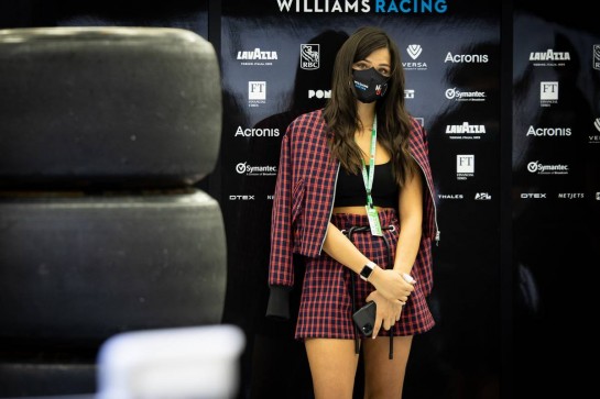 Sandra Dziwiszek (POL), girlfriend of Nicholas Latifi (CDN) Williams Racing.
27.11.2020. Formula 1 World Championship, Rd 15, Bahrain Grand Prix, Sakhir, Bahrain, Practice Day
- www.xpbimages.com, EMail: requests@xpbimages.com &copy; Copyright: Bearne / XPB Images