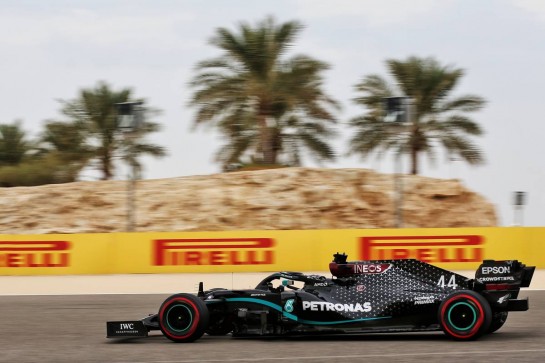 Lewis Hamilton (GBR) Mercedes AMG F1 W11.
28.11.2020. Formula 1 World Championship, Rd 15, Bahrain Grand Prix, Sakhir, Bahrain, Qualifying Day.
- www.xpbimages.com, EMail: requests@xpbimages.com &copy; Copyright: Batchelor / XPB Images