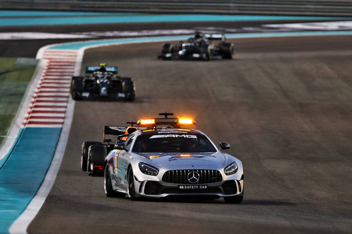 Max Verstappen (NLD) Red Bull Racing RB16 leads behind the FIA Safety Car. 13.12.2020. Formula 1 World Championship, Rd 17, Abu Dhabi Grand Prix