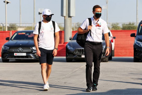 Valtteri Bottas (FIN) Mercedes AMG F1 with Antti Vierula (FIN) Personal Trainer.
03.12.2020. Formula 1 World Championship, Rd 16, Sakhir Grand Prix, Sakhir, Bahrain, Preparation Day.
- www.xpbimages.com, EMail: requests@xpbimages.com © Copyright: Batchelor / XPB Images
