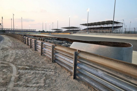 The armco barrier between turns 4 and 5 has two layers of tyres with a conveyor-belt binding installed after the crash of Romain Grosjean (FRA) Haas F1 Team in the Bahrain Grand Prix.
03.12.2020. Formula 1 World Championship, Rd 16, Sakhir Grand Prix, Sakhir, Bahrain, Preparation Day.
- www.xpbimages.com, EMail: requests@xpbimages.com © Copyright: Moy / XPB Images