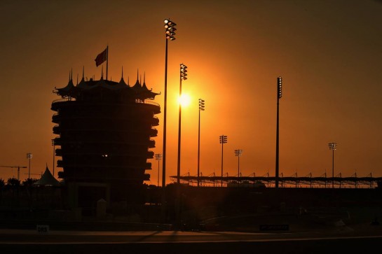 Circuit atmosphere - sunset.
04.12.2020. Formula 1 World Championship, Rd 16, Sakhir Grand Prix, Sakhir, Bahrain, Practice Day
- www.xpbimages.com, EMail: requests@xpbimages.com © Copyright: Moy / XPB Images