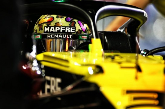 Daniel Ricciardo (AUS) Renault F1 Team RS20.
04.12.2020. Formula 1 World Championship, Rd 16, Sakhir Grand Prix, Sakhir, Bahrain, Practice Day
- www.xpbimages.com, EMail: requests@xpbimages.com © Copyright: Charniaux / XPB Images