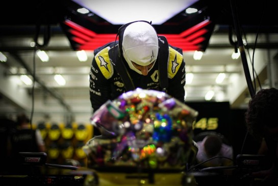 Daniel Ricciardo (AUS) Renault F1 Team RS20.
04.12.2020. Formula 1 World Championship, Rd 16, Sakhir Grand Prix, Sakhir, Bahrain, Practice Day
- www.xpbimages.com, EMail: requests@xpbimages.com © Copyright: Charniaux / XPB Images