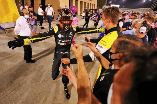 Esteban Ocon (FRA) Renault F1 Team celebrates his second position in parc ferme with the team.
06.12.2020. Formula 1 World Championship, Rd 16, Sakhir Grand Prix, Sakhir, Bahrain, Race Day.
- www.xpbimages.com, EMail: requests@xpbimages.com &copy; Copyright: Charniaux / XPB Images
