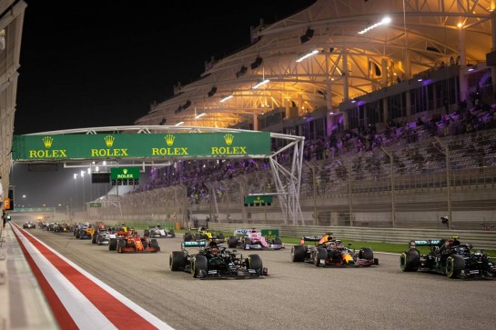 (L to R): George Russell (GBR) Mercedes AMG F1 W11, Max Verstappen (NLD) Red Bull Racing RB16, and Valtteri Bottas (FIN) Mercedes AMG F1 W11 at the start of the race.
06.12.2020. Formula 1 World Championship, Rd 16, Sakhir Grand Prix, Sakhir, Bahrain, Race Day.
- www.xpbimages.com, EMail: requests@xpbimages.com &copy; Copyright: Bearne / XPB Images