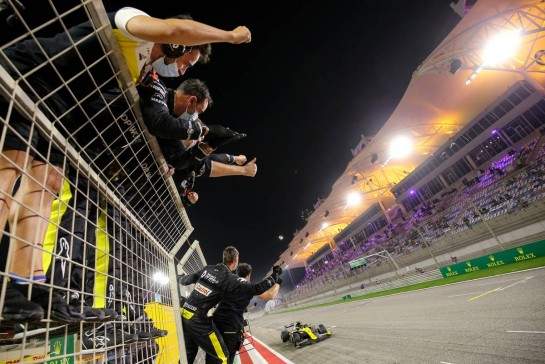 Esteban Ocon (FRA) Renault F1 Team RS20 celebrates his second position as he passes the team at the end of the race.
06.12.2020. Formula 1 World Championship, Rd 16, Sakhir Grand Prix, Sakhir, Bahrain, Race Day.
- www.xpbimages.com, EMail: requests@xpbimages.com &copy; Copyright: Charniaux / XPB Images