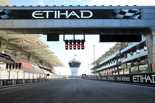 Circuit atmosphere - start / finish straight.
10.12.2020. Formula 1 World Championship, Rd 17, Abu Dhabi Grand Prix, Yas Marina Circuit, Abu Dhabi, Preparation Day.
- www.xpbimages.com, EMail: requests@xpbimages.com © Copyright: Batchelor / XPB Images