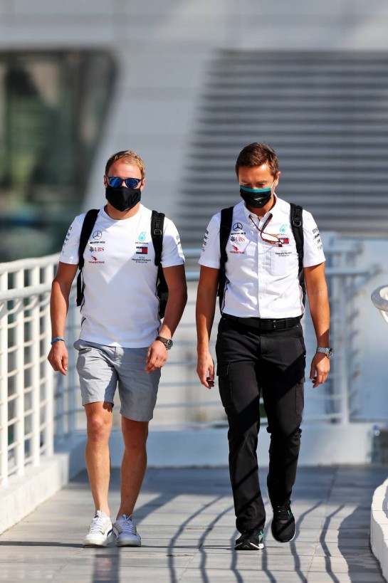 Valtteri Bottas (FIN) Mercedes AMG F1 with Antti Vierula (FIN) Personal Trainer.
10.12.2020. Formula 1 World Championship, Rd 17, Abu Dhabi Grand Prix, Yas Marina Circuit, Abu Dhabi, Preparation Day.
- www.xpbimages.com, EMail: requests@xpbimages.com © Copyright: Moy / XPB Images