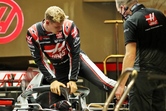 Mick Schumacher (GER) Alfa Romeo Racing C39 Test Driver.
10.12.2020. Formula 1 World Championship, Rd 17, Abu Dhabi Grand Prix, Yas Marina Circuit, Abu Dhabi, Preparation Day.
- www.xpbimages.com, EMail: requests@xpbimages.com © Copyright: Batchelor / XPB Images