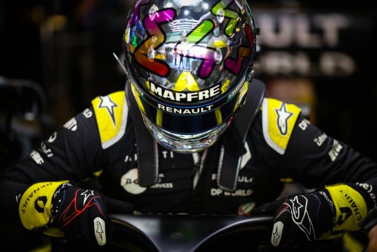 Daniel Ricciardo (AUS) Renault F1 Team RS20.
11.12.2020. Formula 1 World Championship, Rd 17, Abu Dhabi Grand Prix, Yas Marina Circuit, Abu Dhabi, Practice Day.
- www.xpbimages.com, EMail: requests@xpbimages.com © Copyright: Charniaux / XPB Images