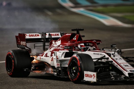 Kimi Raikkonen (FIN) Alfa Romeo Racing C39 on fire in the second practice session.
11.12.2020. Formula 1 World Championship, Rd 17, Abu Dhabi Grand Prix, Yas Marina Circuit, Abu Dhabi, Practice Day.
- www.xpbimages.com, EMail: requests@xpbimages.com © Copyright: Batchelor / XPB Images
