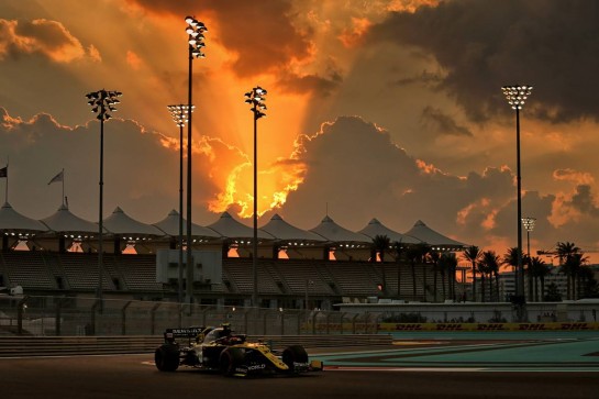 Esteban Ocon (FRA) Renault F1 Team RS20.
12.12.2020. Formula 1 World Championship, Rd 17, Abu Dhabi Grand Prix, Yas Marina Circuit, Abu Dhabi, Qualifying Day.
- www.xpbimages.com, EMail: requests@xpbimages.com &copy; Copyright: Moy / XPB Images