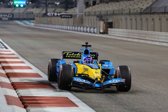 Fernando Alonso (ESP) Renault F1 Team in the Renault R25.
12.12.2020. Formula 1 World Championship, Rd 17, Abu Dhabi Grand Prix, Yas Marina Circuit, Abu Dhabi, Qualifying Day.
- www.xpbimages.com, EMail: requests@xpbimages.com &copy; Copyright: Charniaux / XPB Images