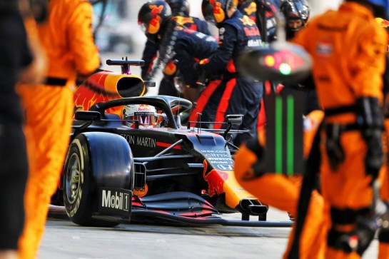 Max Verstappen (NLD) Red Bull Racing RB16 makes a pit stop.
13.12.2020. Formula 1 World Championship, Rd 17, Abu Dhabi Grand Prix, Yas Marina Circuit, Abu Dhabi, Race Day.
- www.xpbimages.com, EMail: requests@xpbimages.com © Copyright: Charniaux / XPB Images