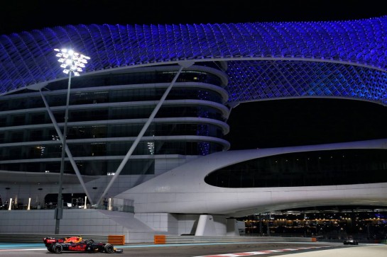 Alexander Albon (THA) Red Bull Racing RB16.
13.12.2020. Formula 1 World Championship, Rd 17, Abu Dhabi Grand Prix, Yas Marina Circuit, Abu Dhabi, Race Day.
- www.xpbimages.com, EMail: requests@xpbimages.com © Copyright: Batchelor / XPB Images