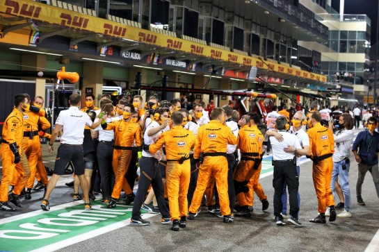 McLaren celebrate at the end of the race.
13.12.2020. Formula 1 World Championship, Rd 17, Abu Dhabi Grand Prix, Yas Marina Circuit, Abu Dhabi, Race Day.
- www.xpbimages.com, EMail: requests@xpbimages.com © Copyright: Charniaux / XPB Images