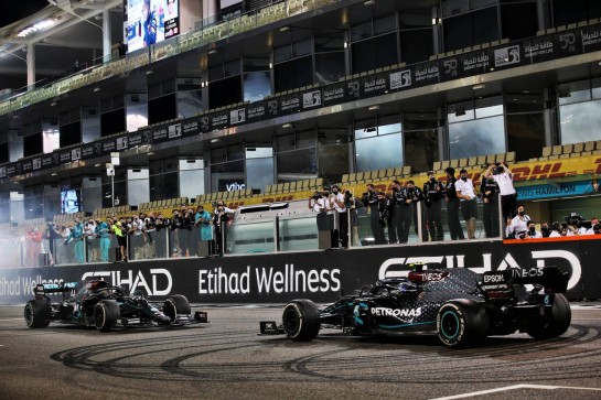 Lewis Hamilton (GBR) Mercedes AMG F1 W11 and Valtteri Bottas (FIN) Mercedes AMG F1 W11 - doughnuts at the end of the race.
13.12.2020. Formula 1 World Championship, Rd 17, Abu Dhabi Grand Prix, Yas Marina Circuit, Abu Dhabi, Race Day.
- www.xpbimages.com, EMail: requests@xpbimages.com © Copyright: Batchelor / XPB Images