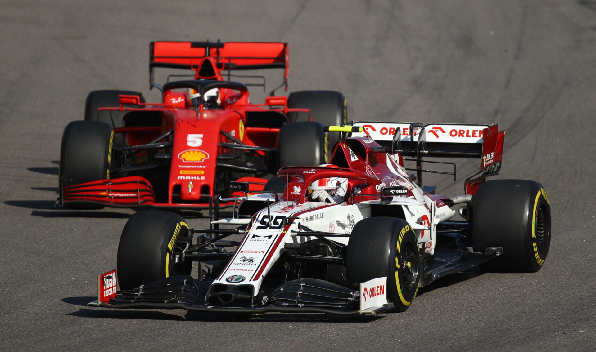 Sebastian Vettel tries to go past Kimi Raikkonen at Sochi