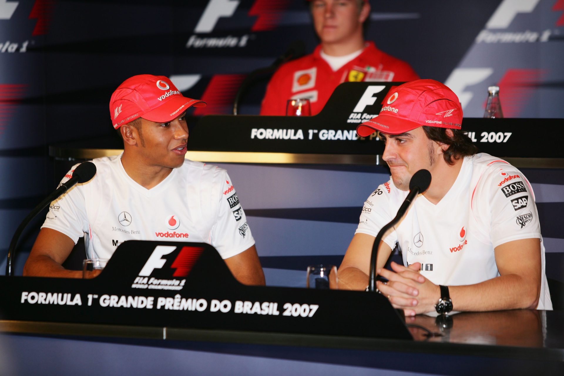 WATCH – When Fernando Alonso Offered Cheeky Advice to Lewis Hamilton Only for it To Backfire in the Race
