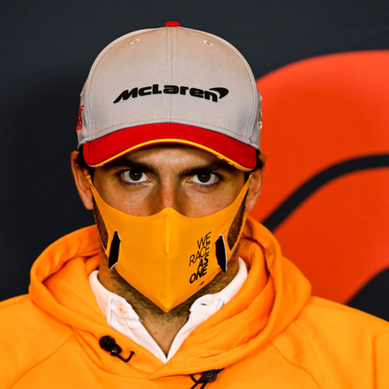 Ferrari’s Sainz Refuses to Become Like Lewis Hamilton: “Will Not Suddenly Go Into Fashion”
