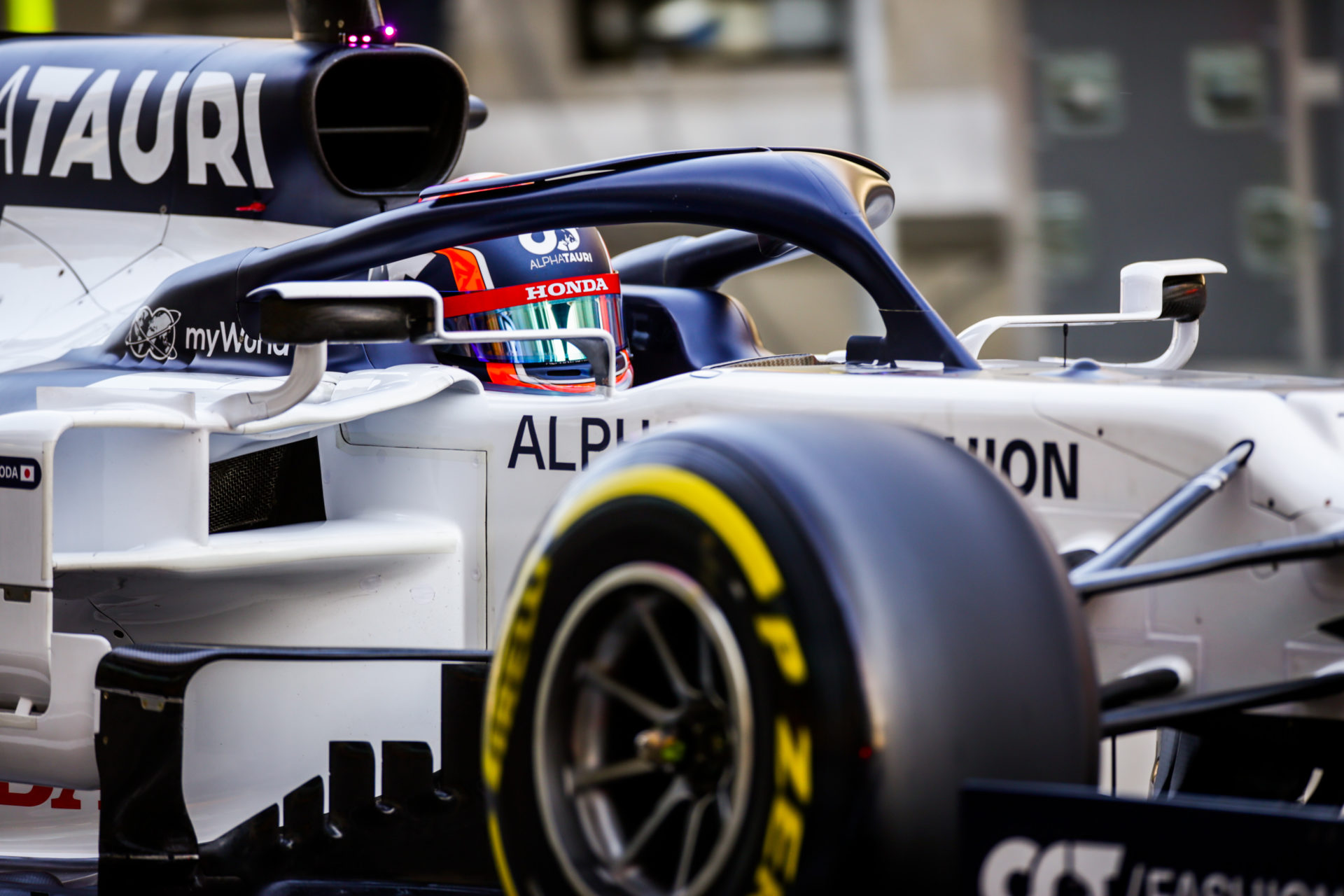 AlphaTauri of Yuki Tsunoda during Abu Dhabi testing