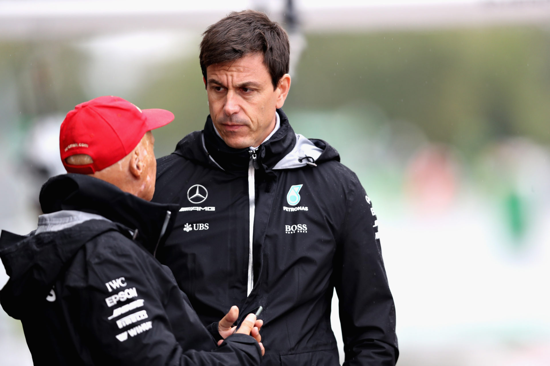 Niki Lauda and Toto Wolff at the Pitlane during qualifying