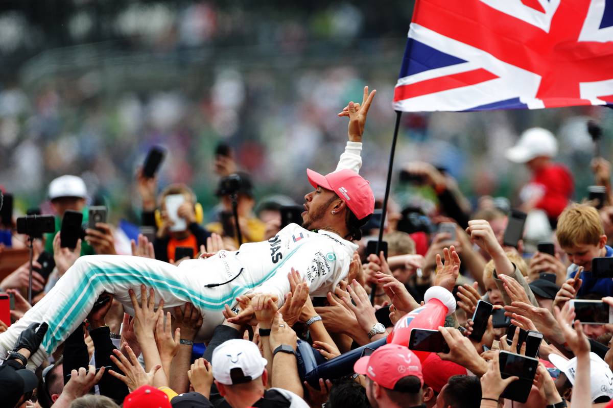Silverstone says full crowd for British GP ‘absolutely on the table’