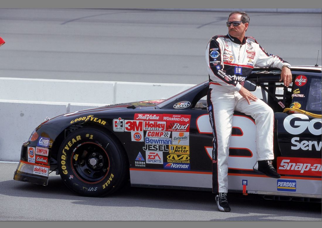 Ricciardo remembers ‘racing hero and inspiration’ Dale Earnhardt