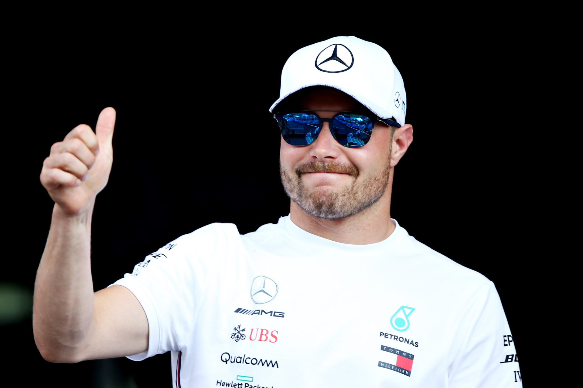 Valtteri Bottas gives a thumbs up
