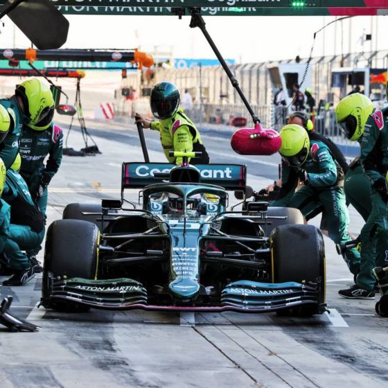 Hill says Vettel doesn’t look ‘motivated and confident’