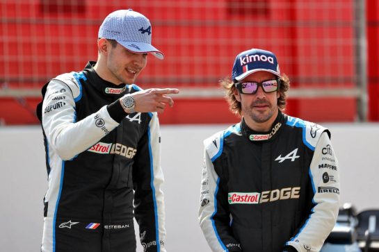 (L to R): Esteban Ocon (FRA) Alpine F1 Team and Fernando Alonso (ESP) Alpine F1 Team.
12.03.2021. Formula 1 Testing, Sakhir, Bahrain, Day One.
- www.xpbimages.com, EMail: requests@xpbimages.com &copy; Copyright: Batchelor / XPB Images