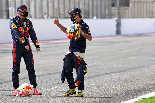 (L to R): Max Verstappen (NLD) Red Bull Racing and Sergio Perez (MEX) Red Bull Racing.
12.03.2021. Formula 1 Testing, Sakhir, Bahrain, Day One.
- www.xpbimages.com, EMail: requests@xpbimages.com &copy; Copyright: Batchelor / XPB Images