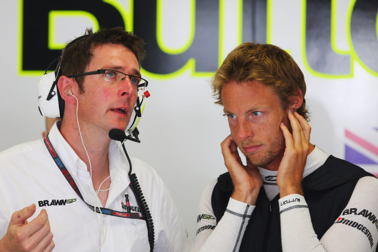 Mercedes' Andrew Shovlin with Jenson Button