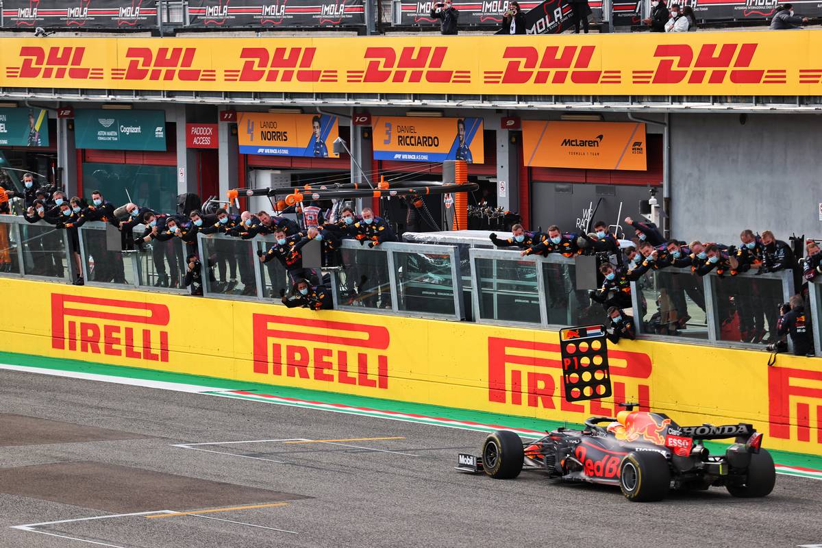 <div>Verstappen admits he was ‘lucky’ not to spin at restart</div>