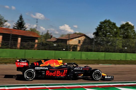 Sergio Perez (MEX) Red Bull Racing RB16B.
16.04.2021. Formula 1 World Championship, Rd 2, Emilia Romagna Grand Prix, Imola, Italy, Practice Day.
- www.xpbimages.com, EMail: requests@xpbimages.com © Copyright: Batchelor / XPB Images