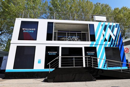 Williams Racing motorhome in the paddock.
16.04.2021. Formula 1 World Championship, Rd 2, Emilia Romagna Grand Prix, Imola, Italy, Practice Day.
- www.xpbimages.com, EMail: requests@xpbimages.com &copy; Copyright: Moy / XPB Images