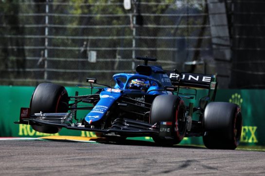 Fernando Alonso (ESP) Alpine F1 Team A521.
17.04.2021. Formula 1 World Championship, Rd 2, Emilia Romagna Grand Prix, Imola, Italy, Qualifying Day.
- www.xpbimages.com, EMail: requests@xpbimages.com © Copyright: Batchelor / XPB Images
