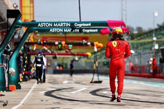 Carlos Sainz Jr (ESP) Ferrari.
17.04.2021. Formula 1 World Championship, Rd 2, Emilia Romagna Grand Prix, Imola, Italy, Qualifying Day.
- www.xpbimages.com, EMail: requests@xpbimages.com © Copyright: Moy / XPB Images