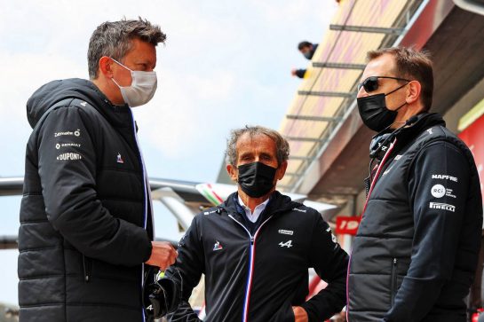 (L to R): Marcin Budkowski (POL) Alpine F1 Team Executive Director with Alain Prost (FRA) Alpine F1 Team Non-Executive Director and Laurent Rossi (FRA) Alpine Chief Executive Officer.
17.04.2021. Formula 1 World Championship, Rd 2, Emilia Romagna Grand Prix, Imola, Italy, Qualifying Day.
- www.xpbimages.com, EMail: requests@xpbimages.com © Copyright: Moy / XPB Images