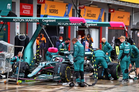 Sebastian Vettel (GER) Aston Martin F1 Team AMR21 in the pits before the start of the race as repairs to his brakes were not completed on the grid in time.
18.04.2021. Formula 1 World Championship, Rd 2, Emilia Romagna Grand Prix, Imola, Italy, Race Day.
- www.xpbimages.com, EMail: requests@xpbimages.com &copy; Copyright: Moy / XPB Images