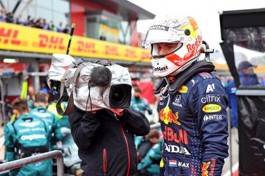 Max Verstappen (NLD) Red Bull Racing in the pits while the race is stopped.
18.04.2021. Formula 1 World Championship, Rd 2, Emilia Romagna Grand Prix, Imola, Italy, Race Day.
- www.xpbimages.com, EMail: requests@xpbimages.com &copy; Copyright: Bearne / XPB Images