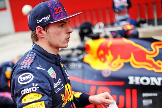 Max Verstappen (NLD) Red Bull Racing in the pits while the race is stopped.
18.04.2021. Formula 1 World Championship, Rd 2, Emilia Romagna Grand Prix, Imola, Italy, Race Day.
- www.xpbimages.com, EMail: requests@xpbimages.com &copy; Copyright: Bearne / XPB Images