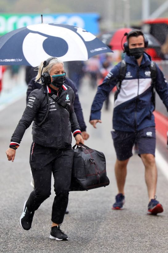 Angela Cullen (NZL) Mercedes AMG F1 Physiotherapist on the grid.
18.04.2021. Formula 1 World Championship, Rd 2, Emilia Romagna Grand Prix, Imola, Italy, Race Day.
- www.xpbimages.com, EMail: requests@xpbimages.com &copy; Copyright: Bearne / XPB Images