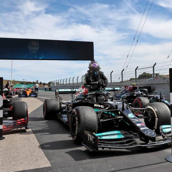 Hill: Taking on Hamilton ‘not as easy as it looks’ for Verstappen