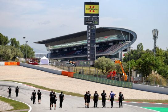 Alpine F1 Team walks the circuit.
06.05.2021. Formula 1 World Championship, Rd 4, Spanish Grand Prix, Barcelona, Spain, Preparation Day.
- www.xpbimages.com, EMail: requests@xpbimages.com &copy; Copyright: Moy / XPB Images