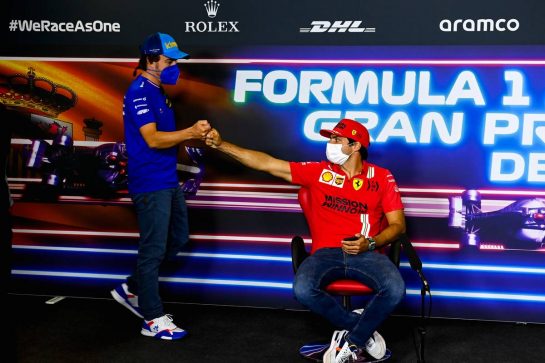 (L to R): Fernando Alonso (ESP) Alpine F1 Team and Carlos Sainz Jr (ESP) Ferrari in the FIA Press Conference.
06.05.2021. Formula 1 World Championship, Rd 4, Spanish Grand Prix, Barcelona, Spain, Preparation Day.
- www.xpbimages.com, EMail: requests@xpbimages.com &copy; Copyright: FIA Pool Image for Editorial Use Only