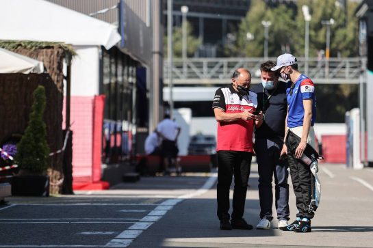 Frederic Vasseur (FRA) Alfa Romeo Racing Team Principal (Left) with Esteban Ocon (FRA) Alpine F1 Team (Right).
06.05.2021. Formula 1 World Championship, Rd 4, Spanish Grand Prix, Barcelona, Spain, Preparation Day.
- www.xpbimages.com, EMail: requests@xpbimages.com &copy; Copyright: Charniaux / XPB Images